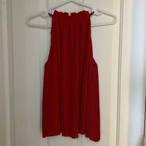 RW&CO red pleated sleeveless top